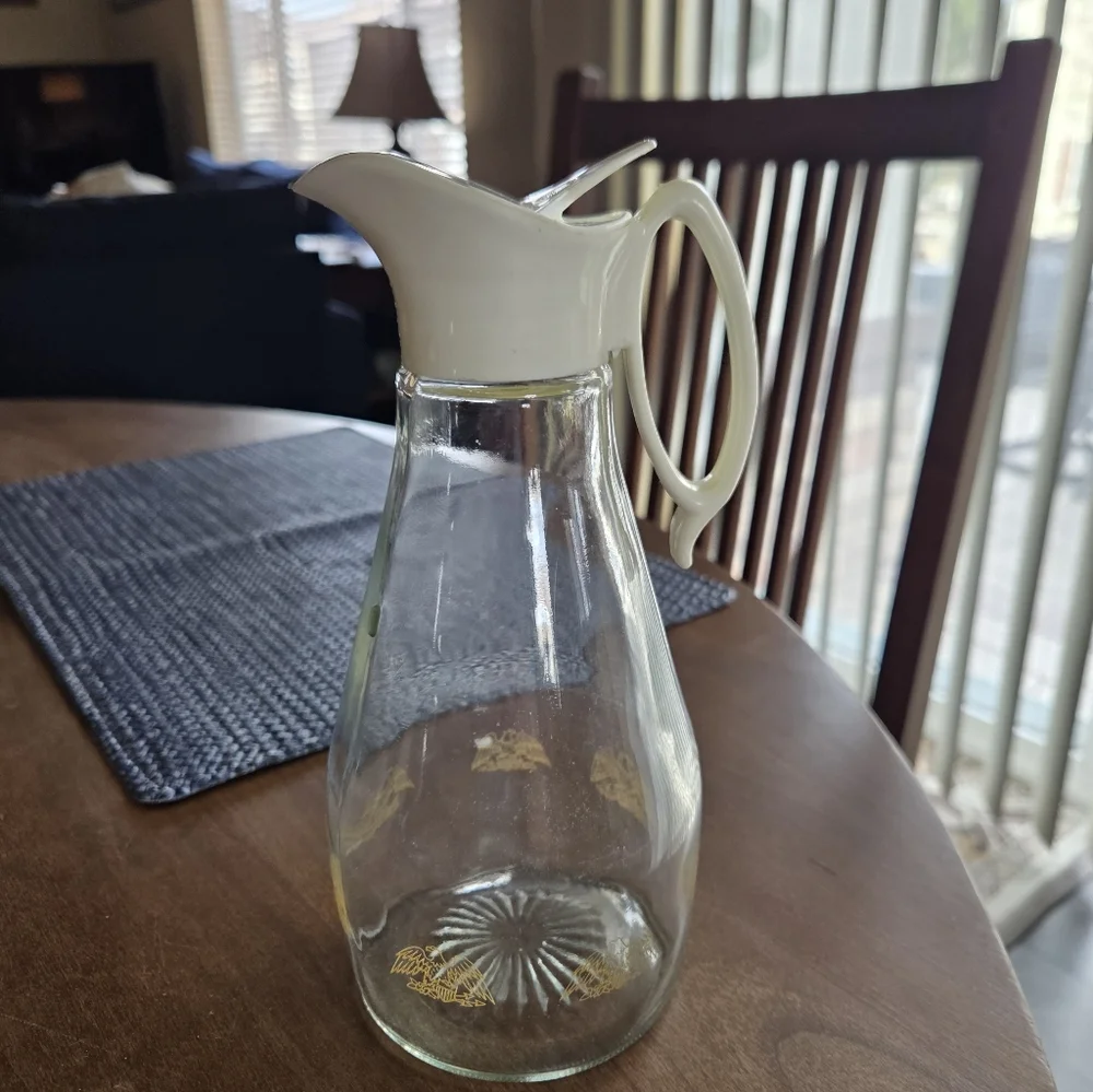 70s Log Cabin Gold Eagle Syrup Pitcher❤️🤍💙